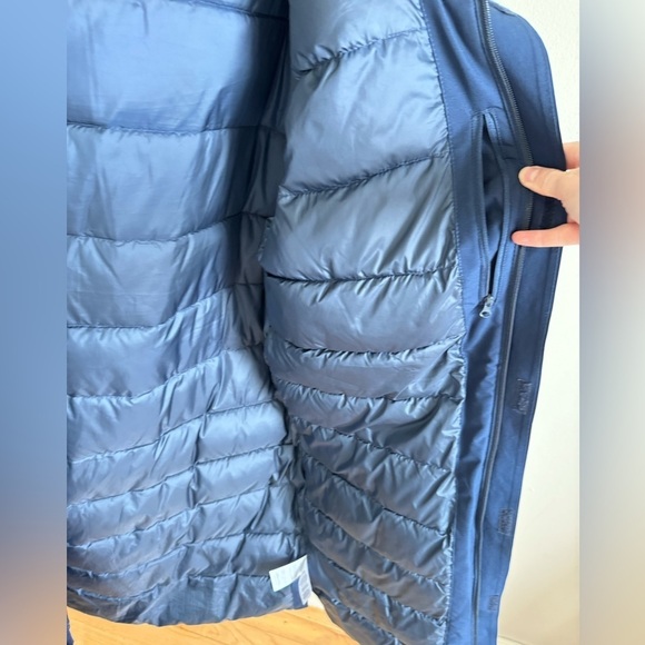Columbia Men’s Arrow Trail Insulated Navy Parka in size Large - Picture 9 of 16